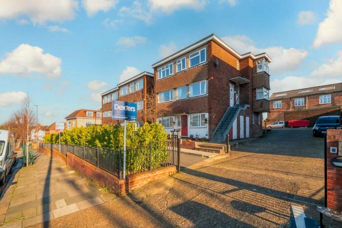 2 Bedroom Flat To Rent In Colney Hatch Lane, London, N10