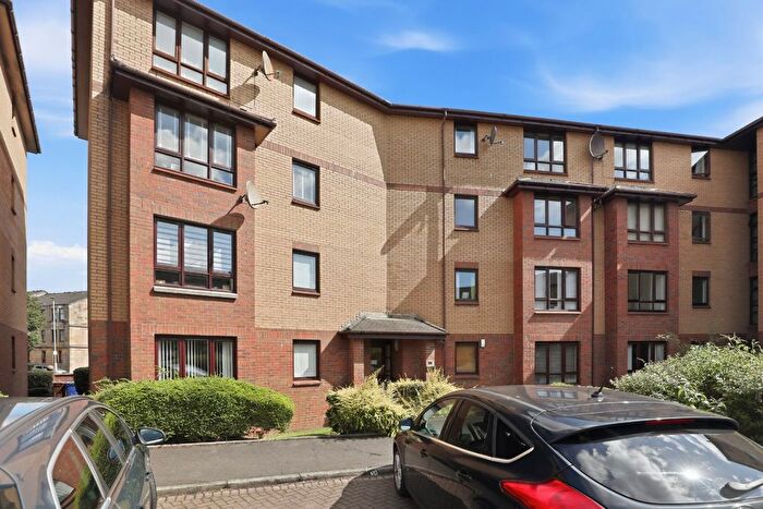2 Bedroom Flat For Sale In Millstream Court, Paisley, Renfrewshire, PA1