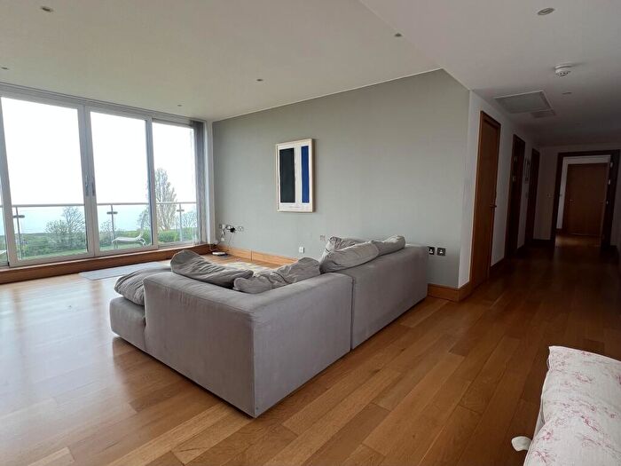 2 Bedroom Apartment To Rent In Headlands, Hayes Point, Sully, CF64