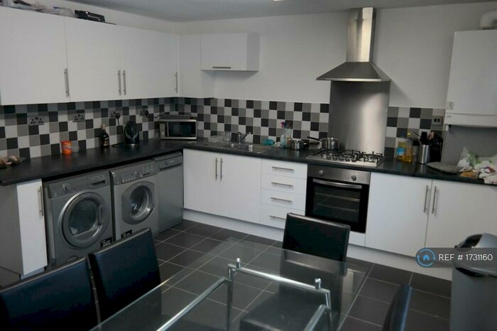 5 Bedroom Terraced House To Rent In Gadd Street, Nottingham, NG7
