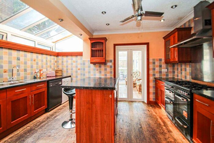 4 Bedroom Semi Detached House To Rent In Leslie Road, Bournemouth, BH9