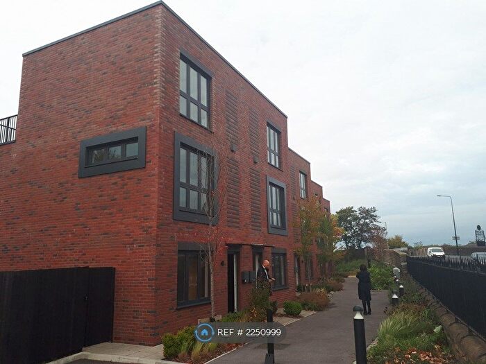 3 Bedroom Terraced House To Rent In Waterway Mews, Wigan, WN3