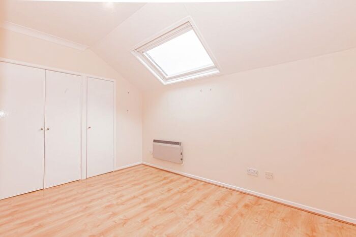 1 Bedroom Flat To Rent In Wildmoor Gate, Abingdon, OX14