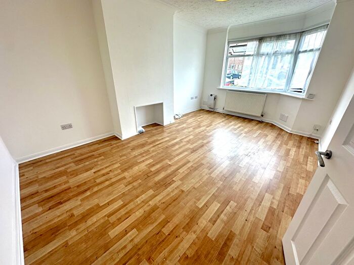 2 Bedroom Maisonette To Rent In The Vale, Feltham, TW14