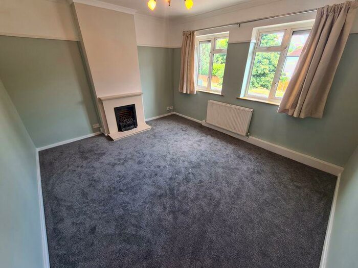 2 Bedroom Flat To Rent In South Lane, New Malden, KT3
