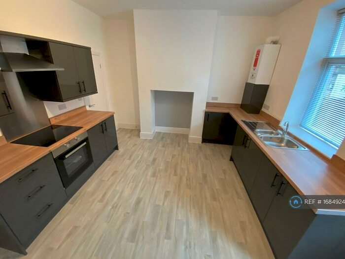 2 Bedroom Terraced House To Rent In Prospect Hill, Rawtenstall, Rossendale, BB4