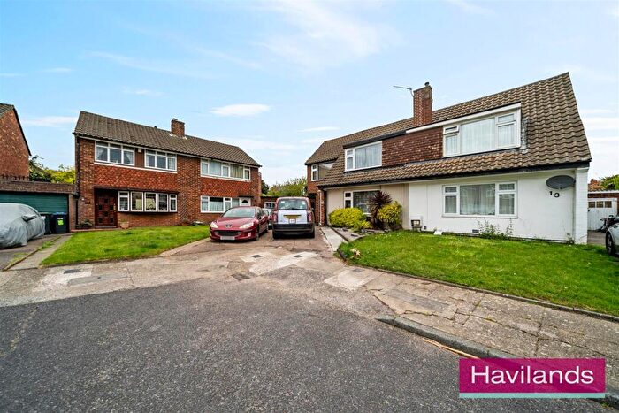 4 Bedroom House For Sale In Woodpecker Close, London, N9