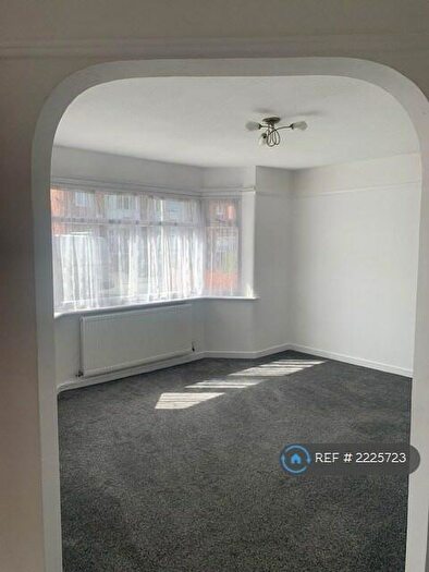 2 Bedroom Bungalow To Rent In Longfield Avenue, Chester, CH2