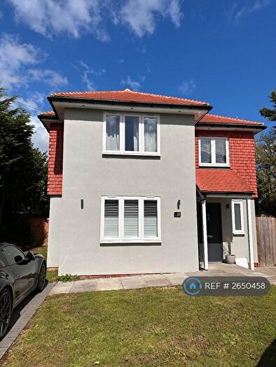 4 Bedroom Detached House To Rent In Parkhurst Road, Horley, RH6