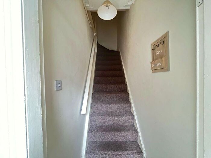 3 Bedroom Flat To Rent In Doncaster Road, Sandyford, Newcastle Upon Tyne, NE2