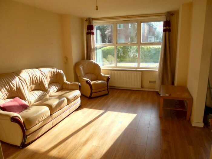 2 Bedroom Flat To Rent In Parsonage Road, Withington, M20