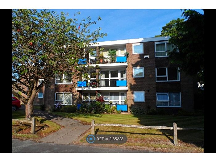 2 Bedroom Flat To Rent In April Close, Horsham, RH12