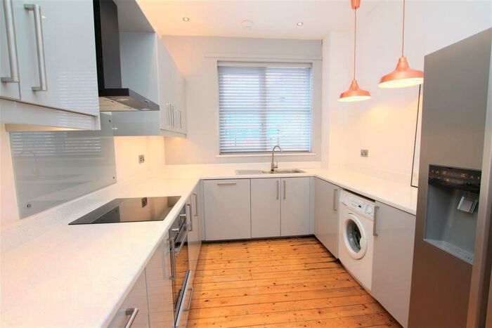 3 Bedroom Maisonette To Rent In London Road, Brighton, BN1