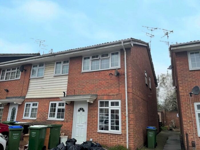 2 Bedroom Property To Rent In Guild Road, Erith, DA8