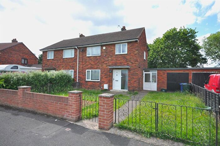 3 Bedroom Semi-Detached House For Sale In Hawthorne Road, Thorne, Doncaster, DN8