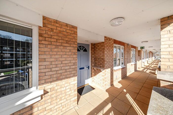 2 Bedroom Retirement Property For Sale In Minster Court, Bracebridge Heath, Lincoln, LN4