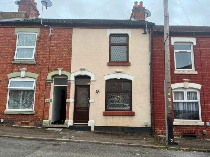 3 Bedroom Terraced House To Rent In Baker Street, Semilong, Northampton, NN2