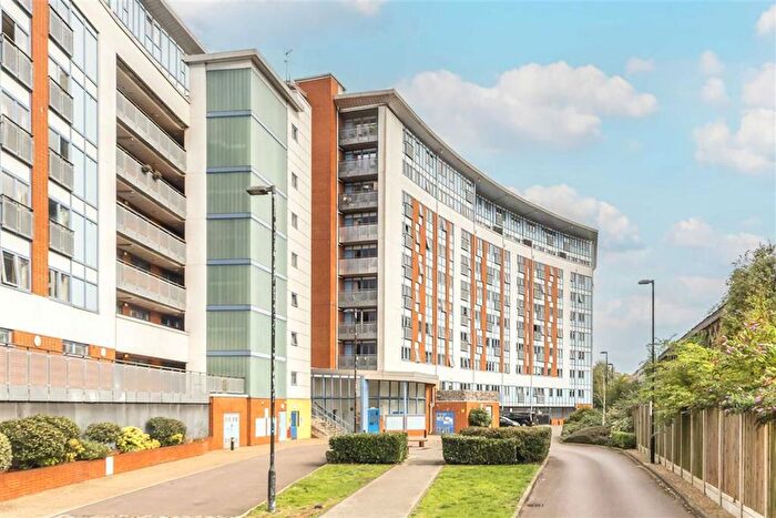 2 Bedroom Flat To Rent In Meath Crescent, London, E2