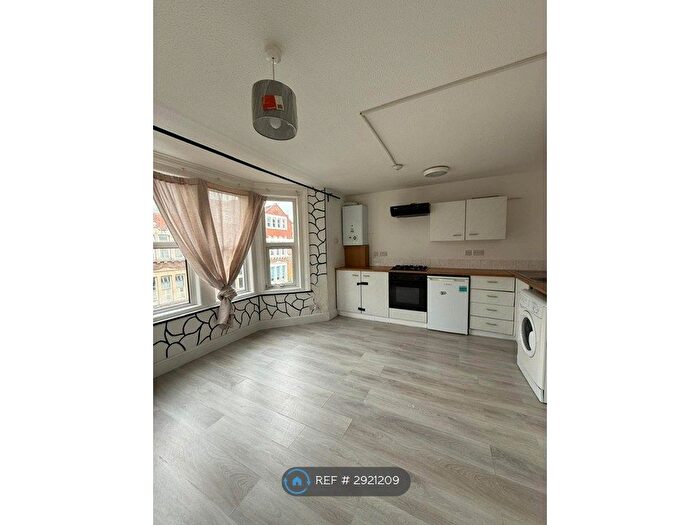 1 Bedroom Flat To Rent In George Lane, London, E18