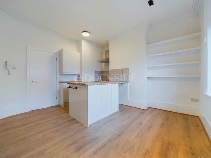 1 Bedroom Flat To Rent In London Road, Strood, Rochester, ME2