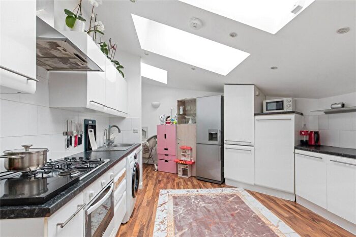 1 Bedroom Apartment For Sale In Talbot Road, London, N15