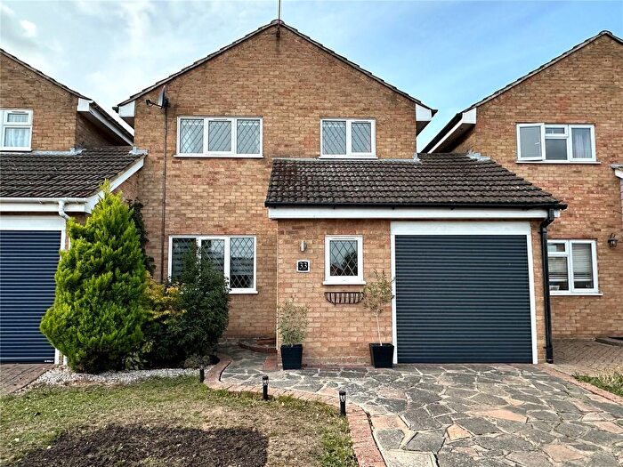 3 Bedroom Link Detached House For Sale In Cumberland Drive, Basildon, Essex, SS15