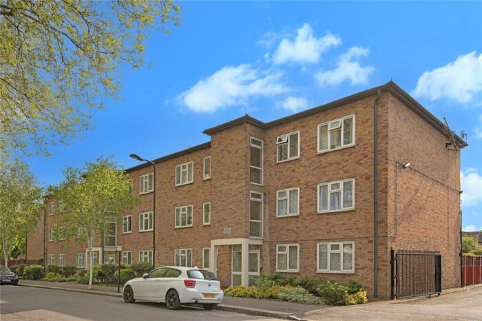 2 Bedroom Flat To Rent In Shortlands Road, Leyton, London, E10