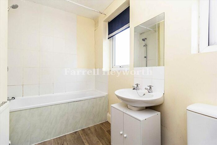 3 Bedroom Flat For Sale In Balmoral Road, Morecambe, LA4