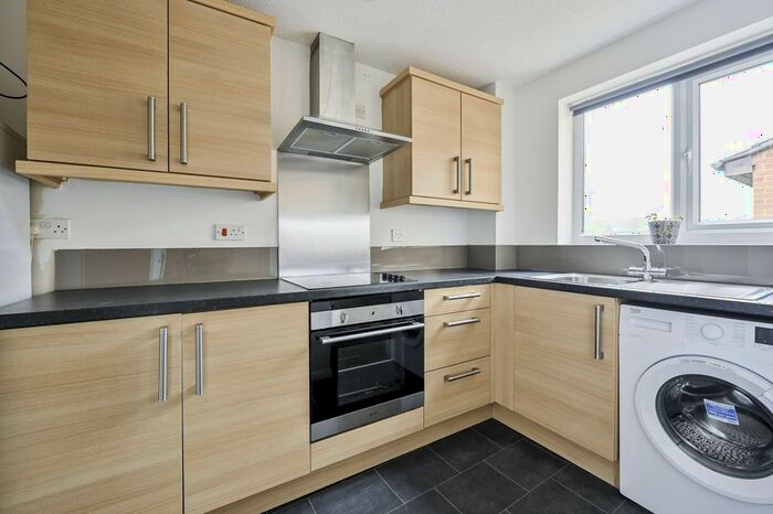 1 Bedroom Flat To Rent In Armoury Road, Deptford, London, SE8