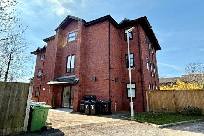 2 Bedroom Flat To Rent In Old Road, Wilmslow, SK9