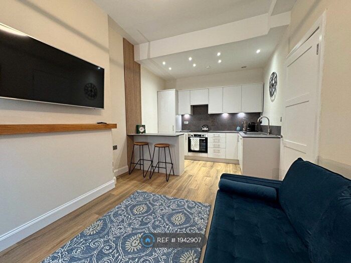 1 Bedroom Flat To Rent In Bryson Road, Edinburgh, EH11