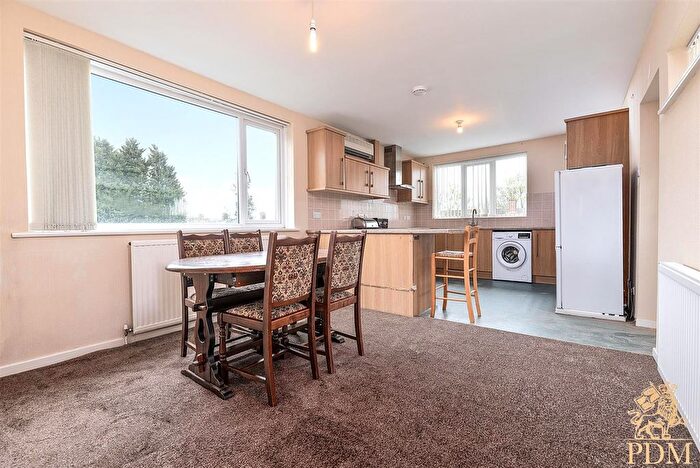 3 Bedroom Flat To Rent In Sherbrook Road, Daybrook, Nottingham, NG5