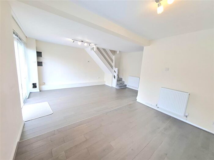 4 Bedroom House To Rent In Aragon Close, Hemel Hempstead, HP2