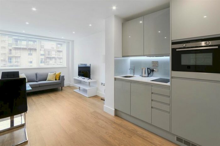 1 Bedroom Flat To Rent In Papermill House, South Street, Romford, RM1