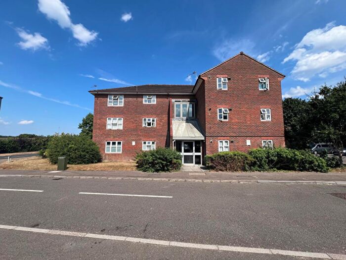 1 Bedroom Flat To Rent In Bewbush, RH11