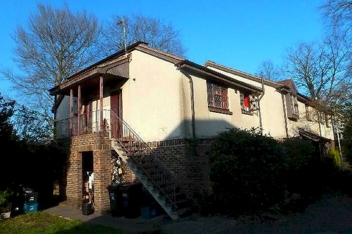 Studio To Rent In Chancellor Gardens, South Croydon, CR2