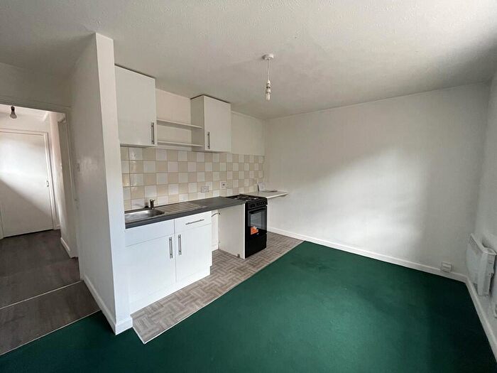 1 Bedroom Flat To Rent In Street Road, Glastonbury, BA6