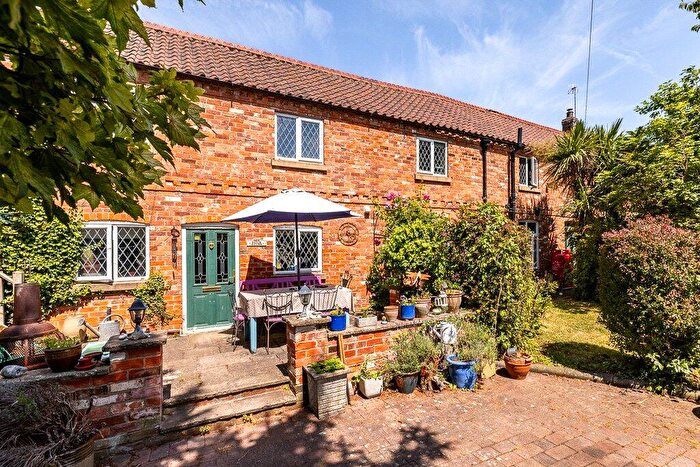 4 Bedroom Link Detached House For Sale In Ellis Yard, High Street, Leadenham, Lincoln, LN5