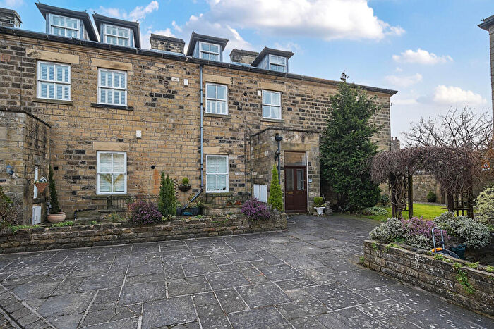 3 Bedroom Duplex For Sale In Harrogate Road, Leeds, LS17