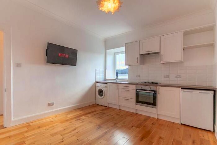 1 Bedroom Flat To Rent In Albert Street, Leith, Edinburgh, EH7