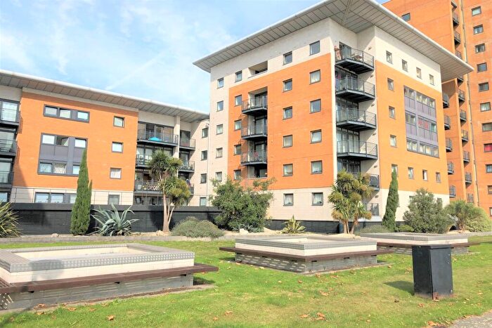 2 Bedroom Apartment To Rent In Hull Place, E16