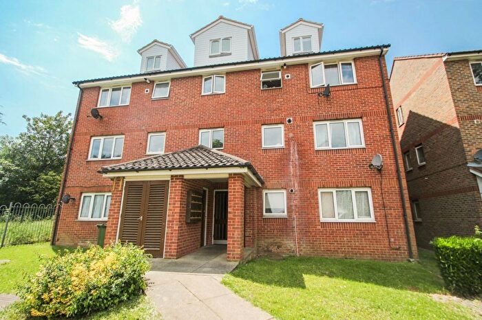2 Bedroom Flat To Rent In Hospital Way, London, SE13