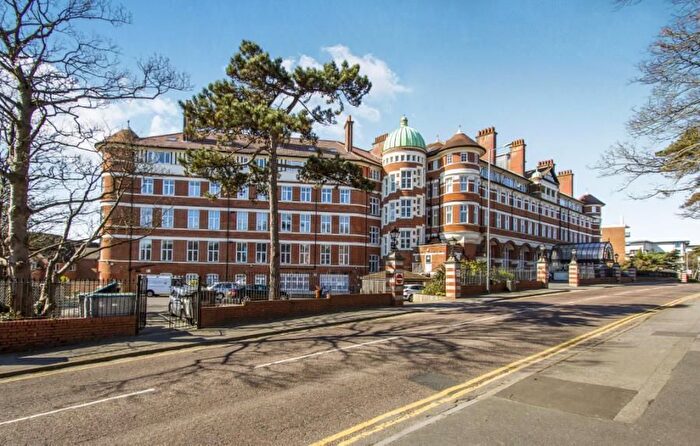 2 Bedroom Maisonette To Rent In Burlington Mansions, Bournemouth, BH5