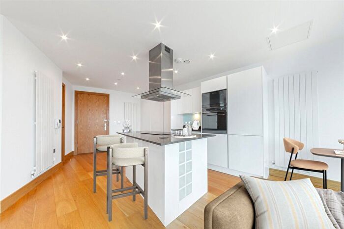 1 Bedroom Apartment For Sale In Arena Tower, Crossharbour Plaza, London, E14