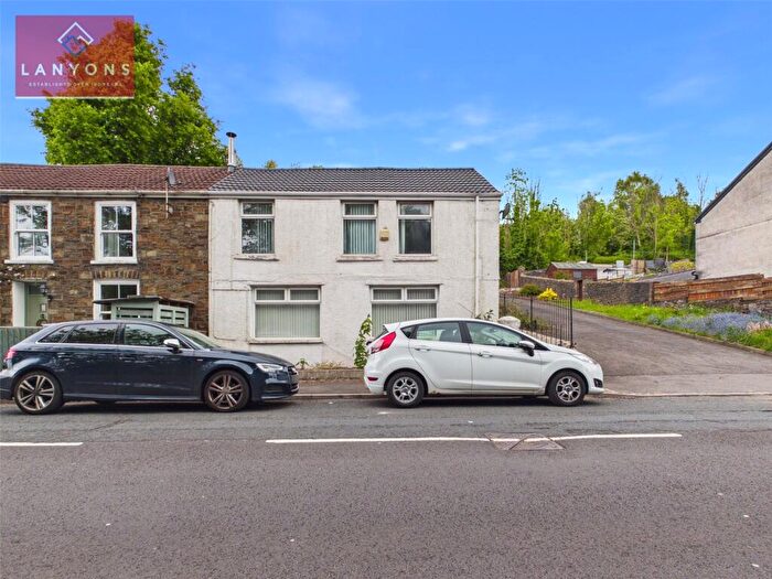 4 Bedroom End Of Terrace House For Sale In Partridge Road, Llwynypia, Tonypandy, Rhondda Cynon Taf, CF40