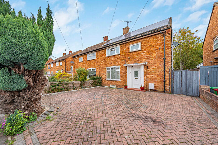 3 Bedroom Semi-Detached House For Sale In Langley, SL3
