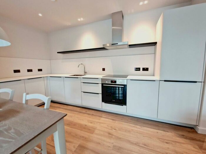 2 Bedroom Flat To Rent In Merrion Avenue, HA7