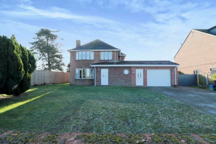 4 Bedroom Detached House For Sale In Woodside Lane, Wroot, Doncaster, DN9
