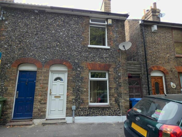 2 Bedroom Terraced House To Rent In Park Road, Faversham, ME13