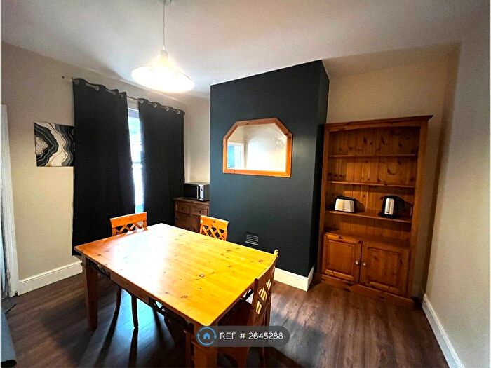 3 Bedroom Terraced House To Rent In Queen Anne Street, Milton Keynes, MK13